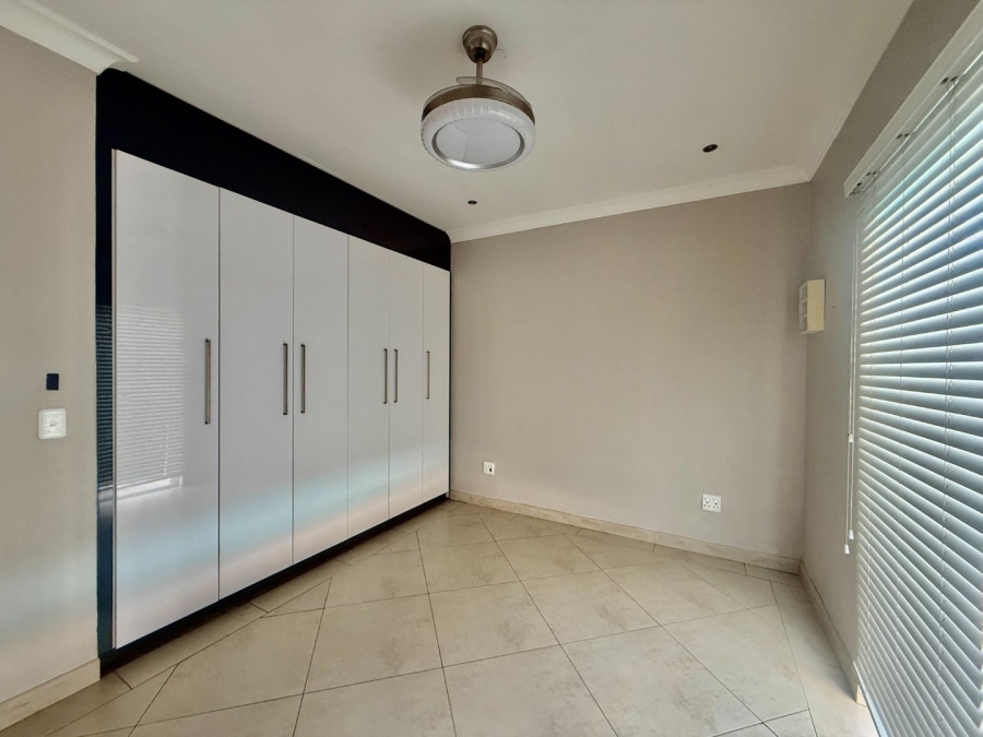 To Let 3 Bedroom Property for Rent in Caribbean Beach Club North West